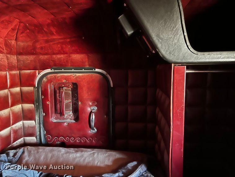 image for item DO8920 1984 Peterbilt 359  semi truck