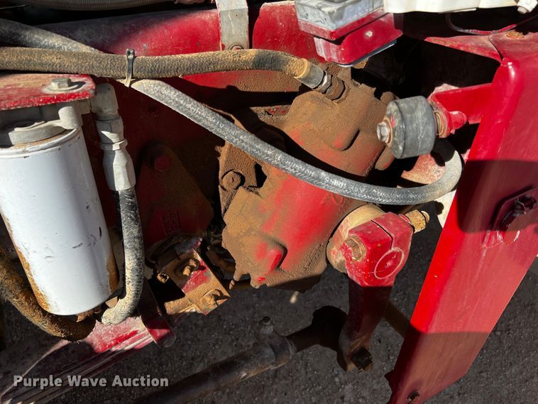 image for item DO8920 1984 Peterbilt 359  semi truck