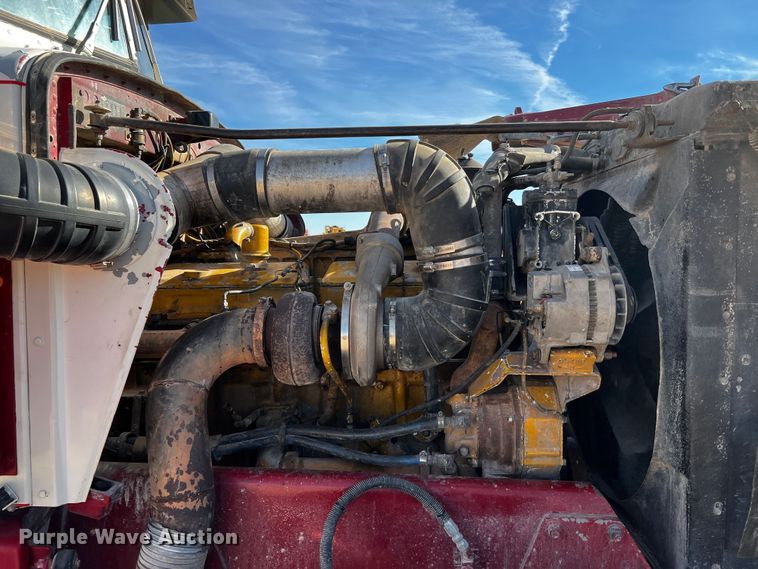 image for item DO8920 1984 Peterbilt 359  semi truck