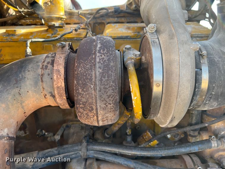 image for item DO8920 1984 Peterbilt 359  semi truck