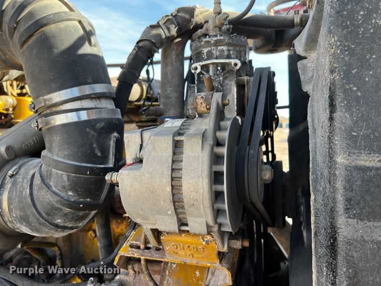 image for item DO8920 1984 Peterbilt 359  semi truck