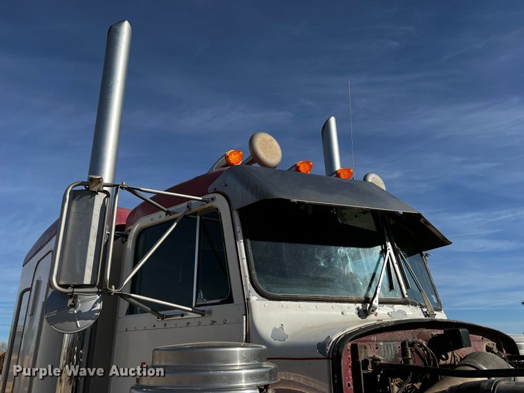image for item DO8920 1984 Peterbilt 359  semi truck