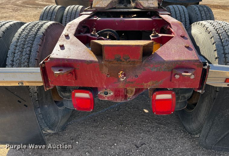 image for item DO8920 1984 Peterbilt 359  semi truck