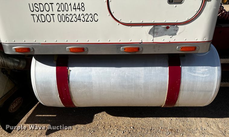 image for item DO8920 1984 Peterbilt 359  semi truck