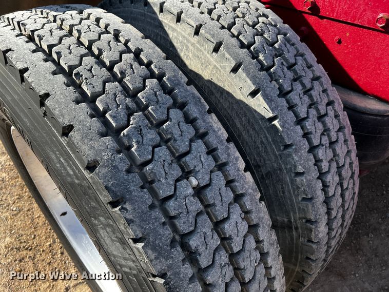 image for item DO8920 1984 Peterbilt 359  semi truck