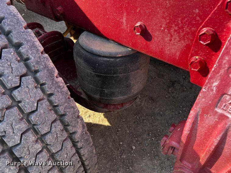 image for item DO8920 1984 Peterbilt 359  semi truck