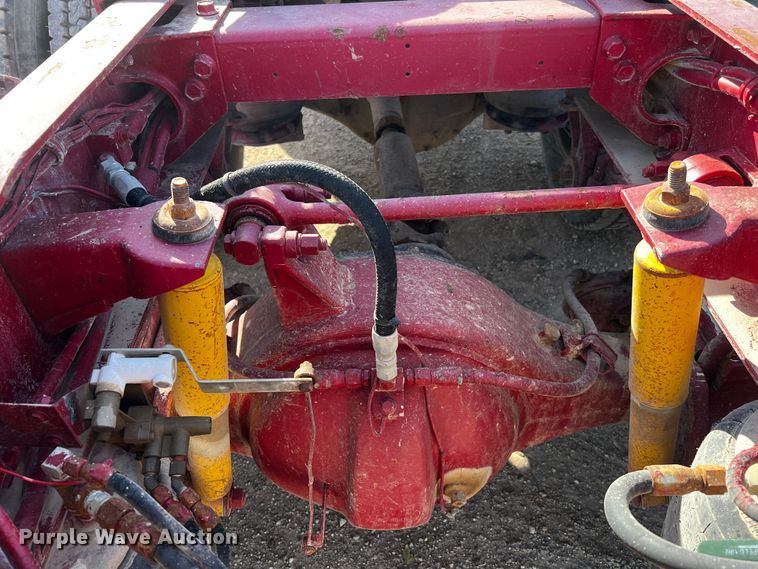 image for item DO8920 1984 Peterbilt 359  semi truck