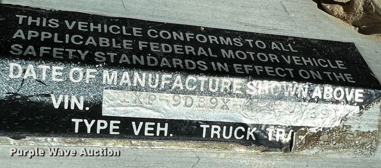 image for item DO8920 1984 Peterbilt 359  semi truck