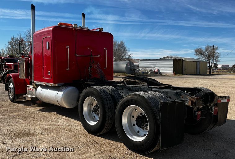 image for item DO8922 1987 Peterbilt 379  semi truck