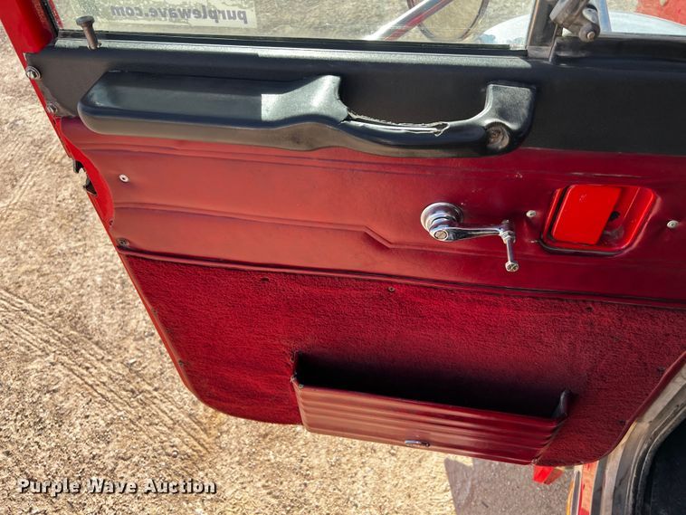 image for item DO8922 1987 Peterbilt 379  semi truck