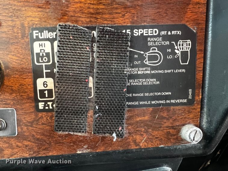 image for item DO8922 1987 Peterbilt 379  semi truck