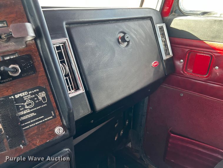 image for item DO8922 1987 Peterbilt 379  semi truck