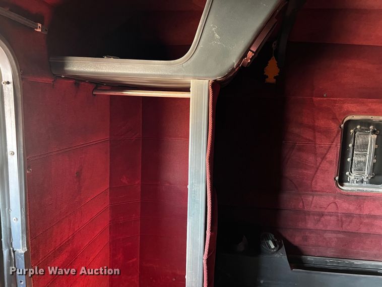 image for item DO8922 1987 Peterbilt 379  semi truck