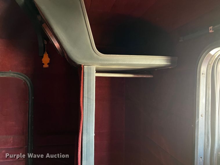 image for item DO8922 1987 Peterbilt 379  semi truck