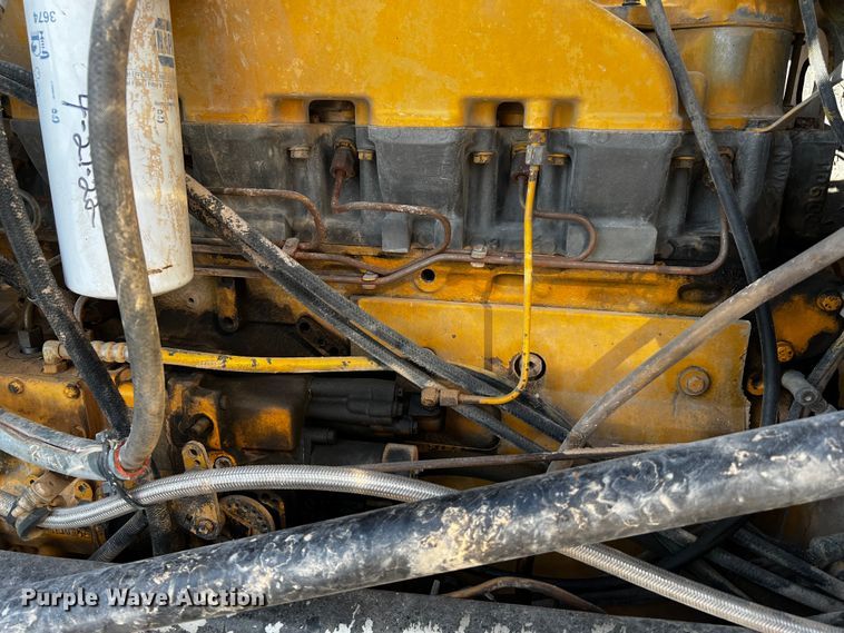 image for item DO8922 1987 Peterbilt 379  semi truck