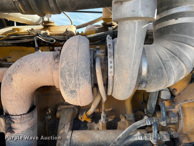 image for item DO8922 1987 Peterbilt 379  semi truck