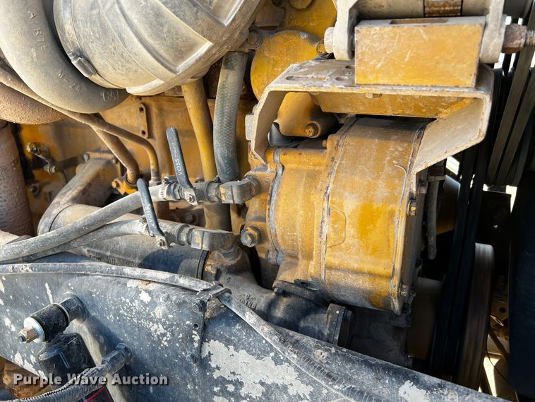 image for item DO8922 1987 Peterbilt 379  semi truck