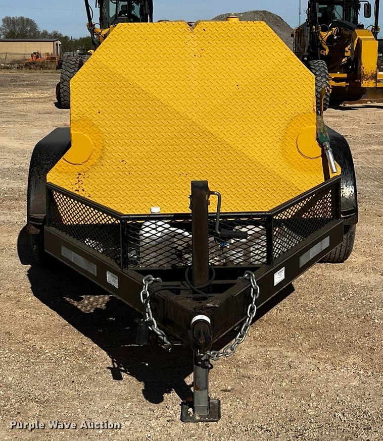 image for item DO8923 WG  fuel trailer