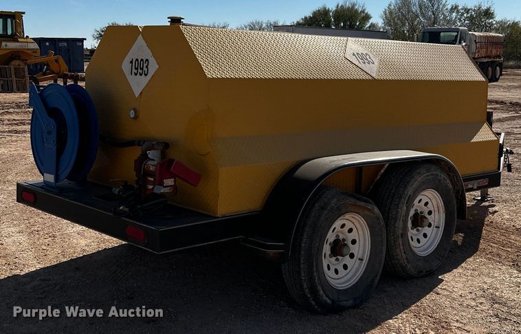 image for item DO8923 WG  fuel trailer