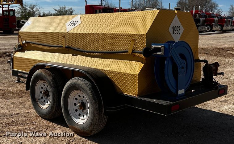 image for item DO8923 WG  fuel trailer