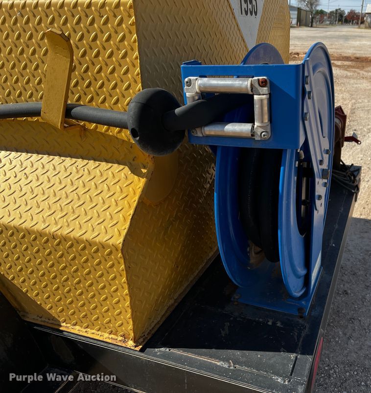 image for item DO8923 WG  fuel trailer