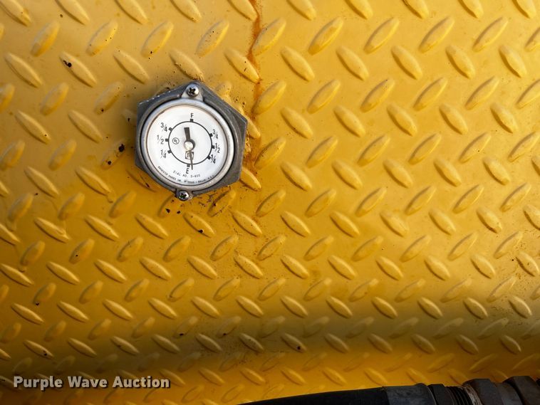 image for item DO8923 WG  fuel trailer