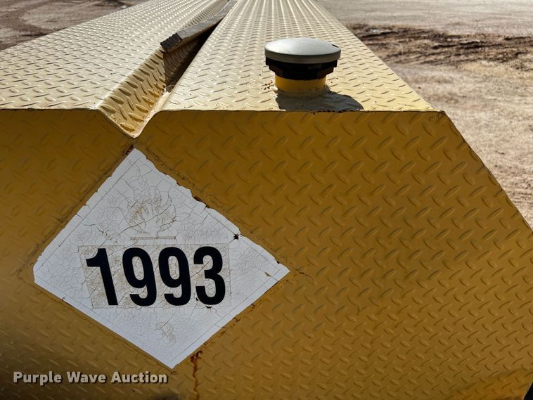 image for item DO8923 WG  fuel trailer