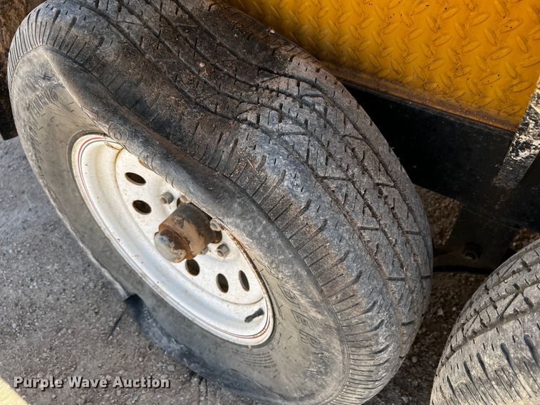 image for item DO8923 WG  fuel trailer