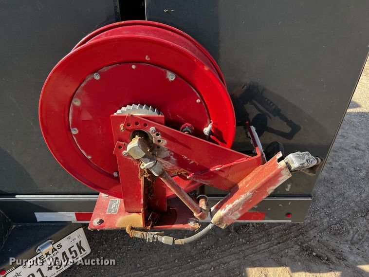 image for item DO8924 2020 Farm Boss FB990  fuel / lube trailer