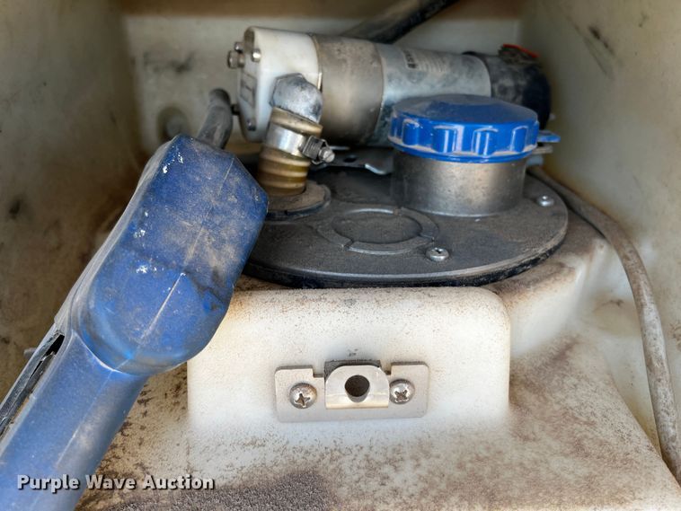 image for item DO8924 2020 Farm Boss FB990  fuel / lube trailer