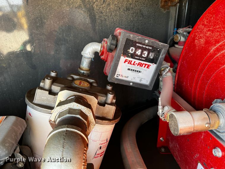 image for item DO8924 2020 Farm Boss FB990  fuel / lube trailer