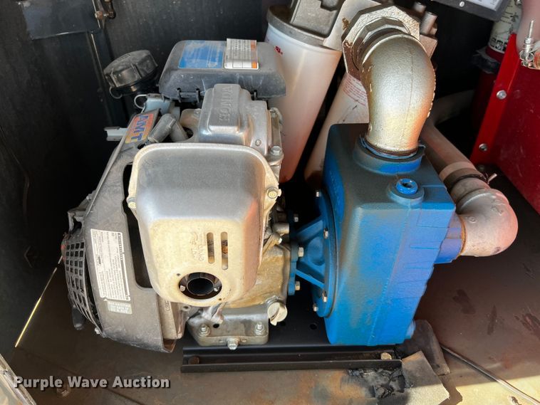 image for item DO8924 2020 Farm Boss FB990  fuel / lube trailer