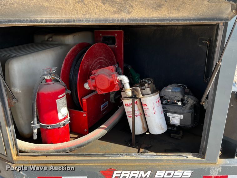 image for item DO8924 2020 Farm Boss FB990  fuel / lube trailer