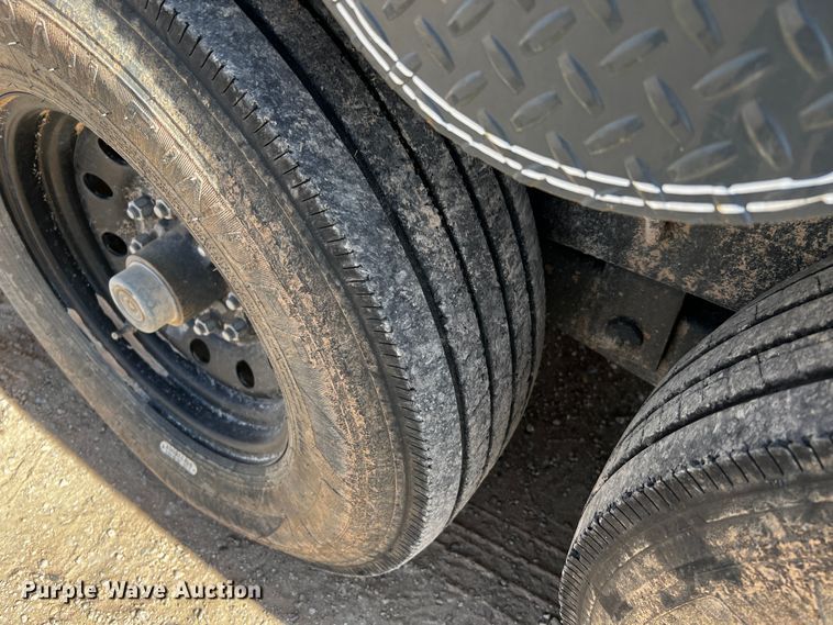 image for item DO8924 2020 Farm Boss FB990  fuel / lube trailer