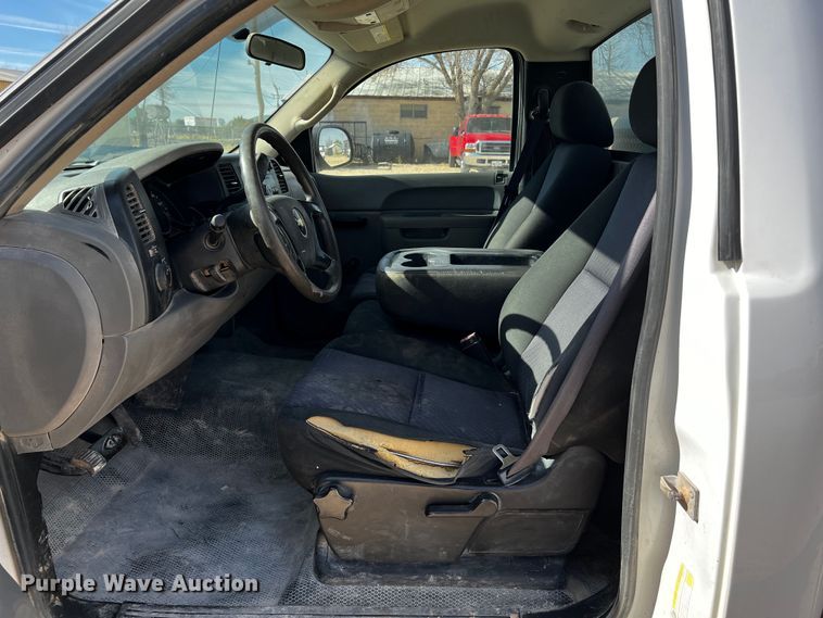 image for item DO8931 2010 Chevrolet Silverado 1500  pickup truck