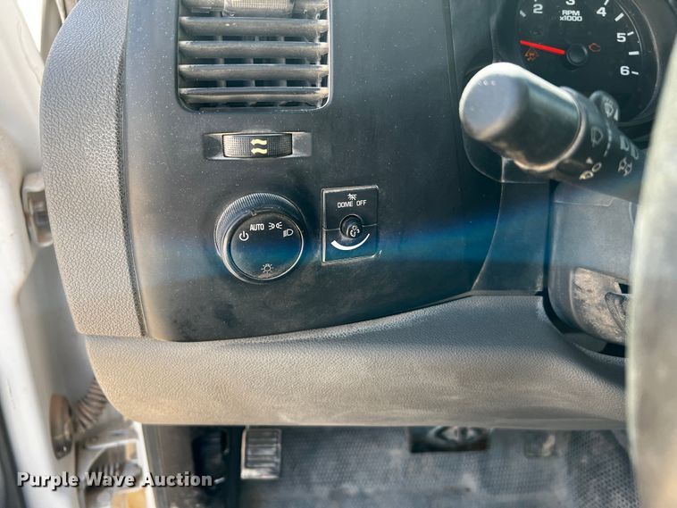 image for item DO8931 2010 Chevrolet Silverado 1500  pickup truck