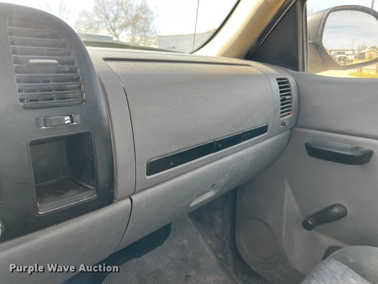 image for item DO8931 2010 Chevrolet Silverado 1500  pickup truck