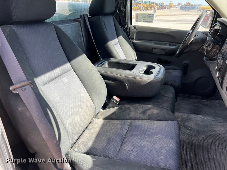 image for item DO8931 2010 Chevrolet Silverado 1500  pickup truck