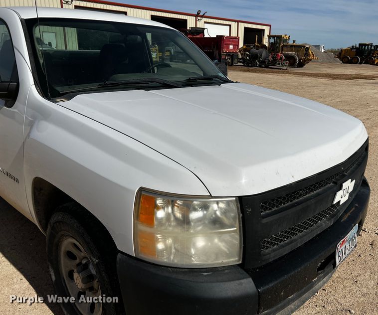 image for item DO8931 2010 Chevrolet Silverado 1500  pickup truck