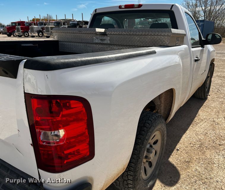 image for item DO8931 2010 Chevrolet Silverado 1500  pickup truck