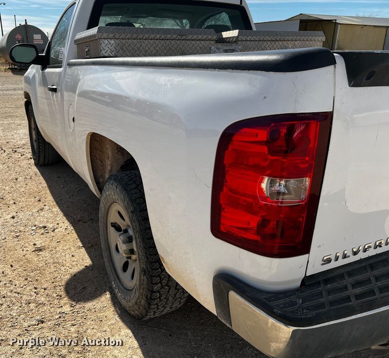 image for item DO8931 2010 Chevrolet Silverado 1500  pickup truck