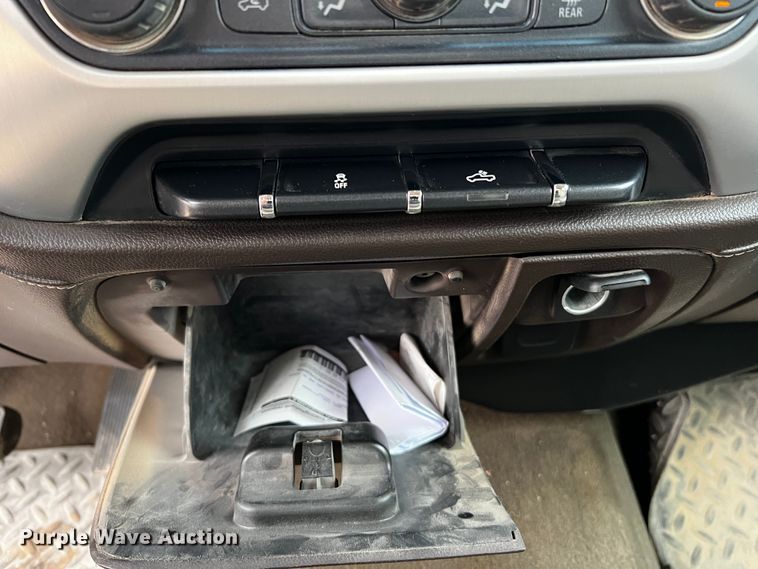 image for item DO8933 2015 GMC Sierra 1500  Double Cab pickup truck