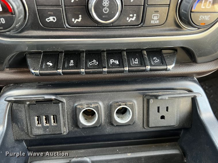 image for item DO8935 2014 Chevrolet Silverado 1500  Crew Cab pickup truck