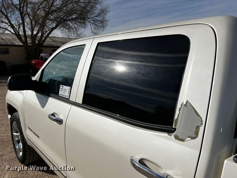 image for item DO8935 2014 Chevrolet Silverado 1500  Crew Cab pickup truck