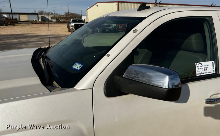 image for item DO8935 2014 Chevrolet Silverado 1500  Crew Cab pickup truck