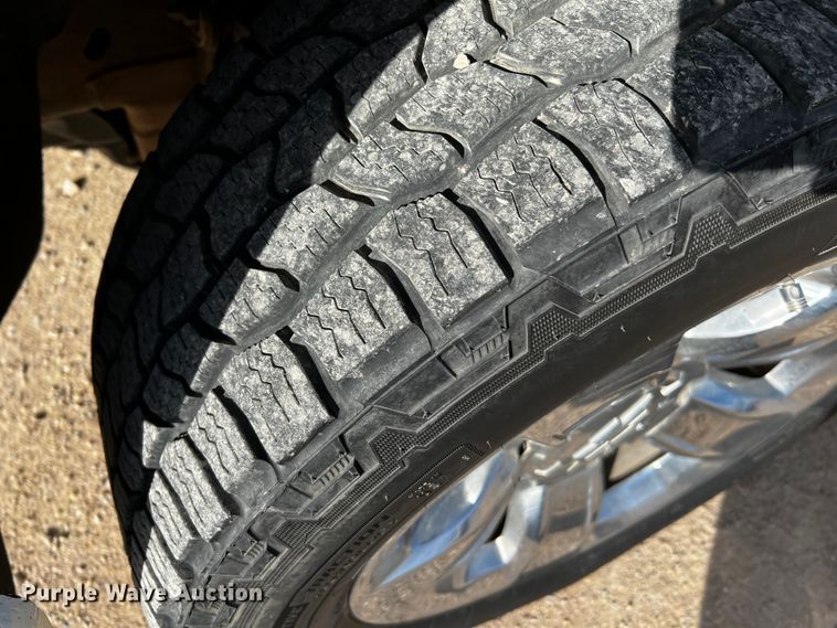 image for item DO8935 2014 Chevrolet Silverado 1500  Crew Cab pickup truck