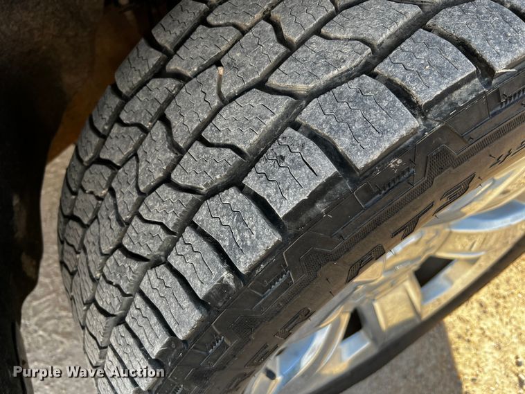 image for item DO8935 2014 Chevrolet Silverado 1500  Crew Cab pickup truck