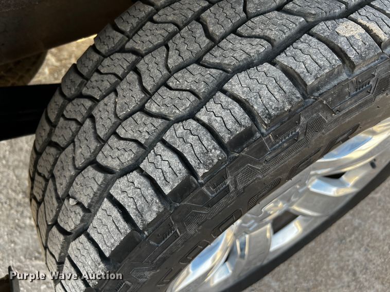 image for item DO8935 2014 Chevrolet Silverado 1500  Crew Cab pickup truck