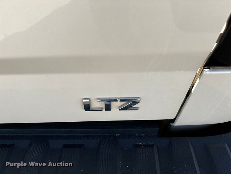 image for item DO8935 2014 Chevrolet Silverado 1500  Crew Cab pickup truck