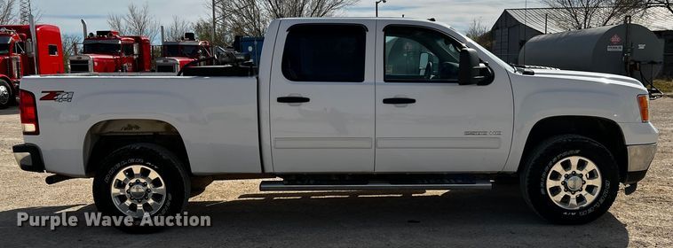 image for item DO8936 2011 GMC Sierra 2500HD  Crew Cab pickup truck